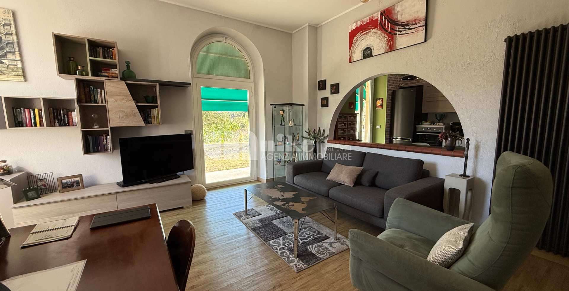 Villa in collina con vista mare