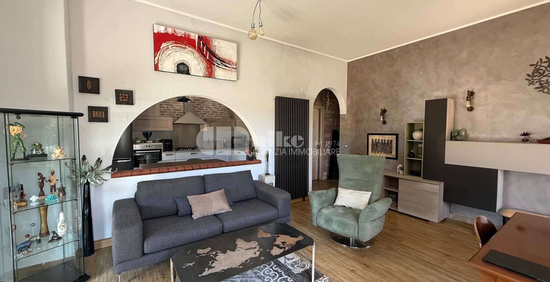 Villa in collina con vista mare