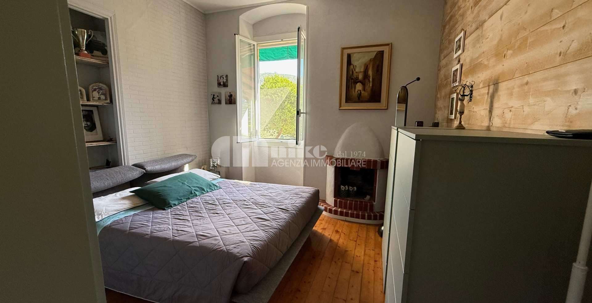 Villa in collina con vista mare