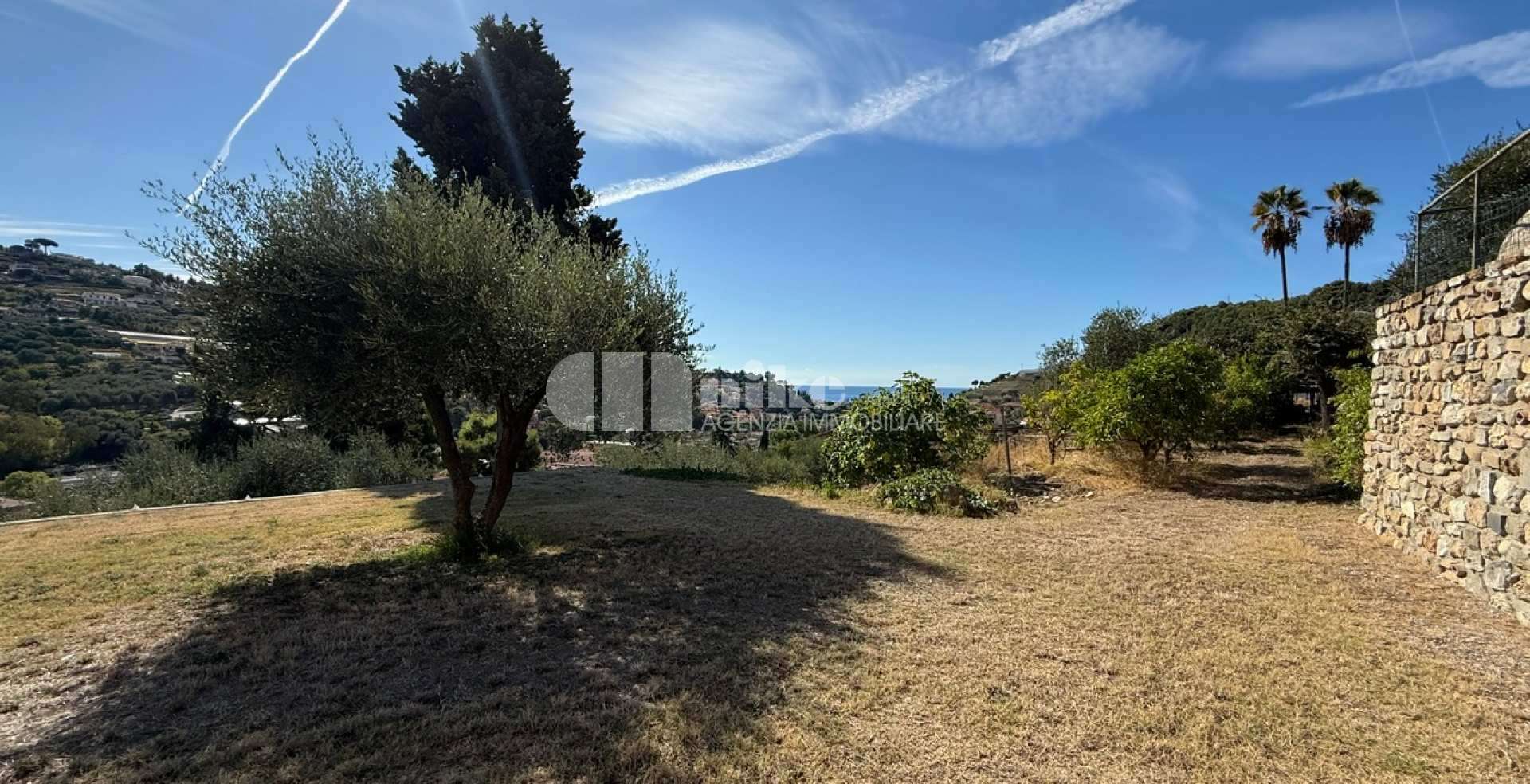 Villa in collina con vista mare