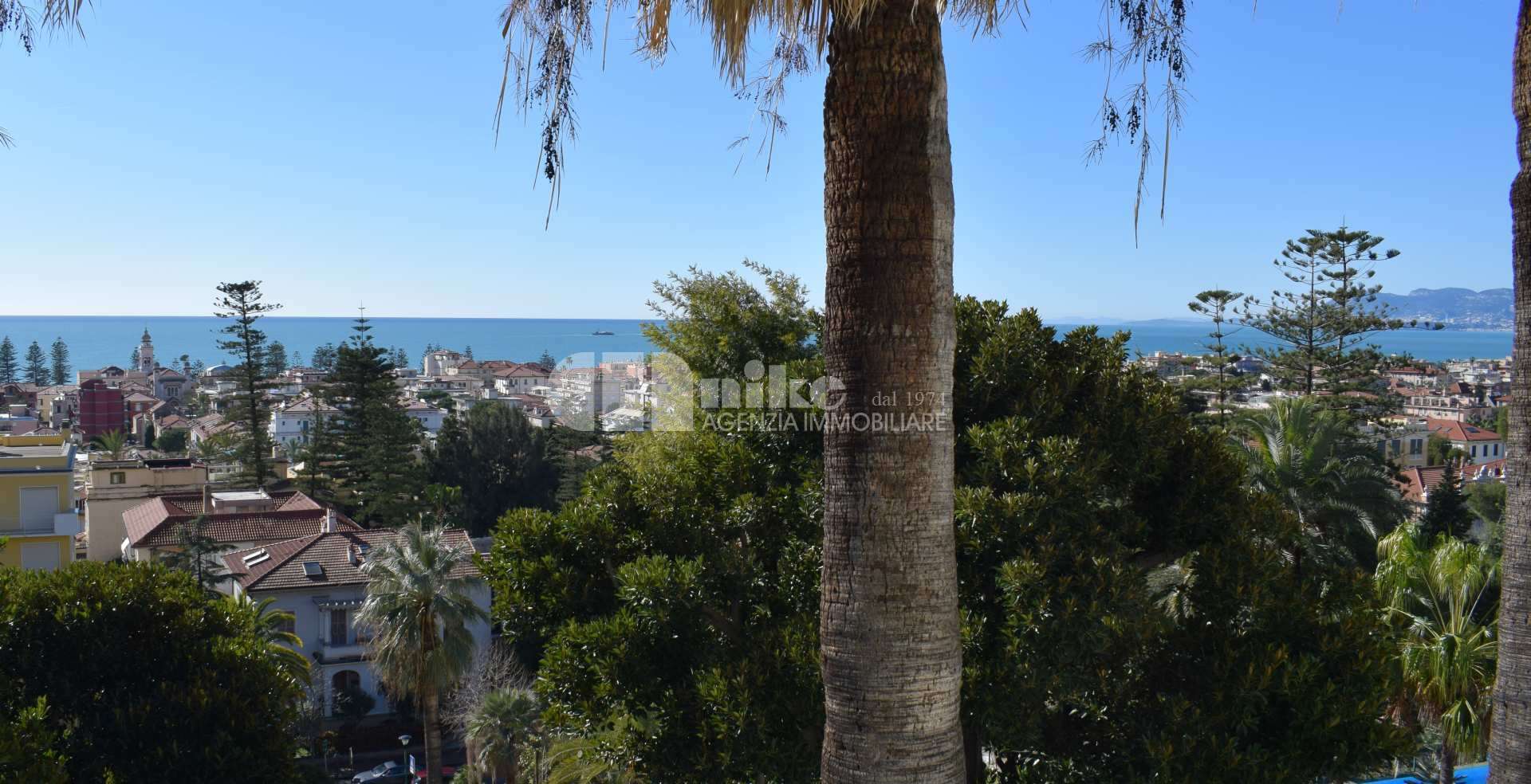 Bilocale con vista mare