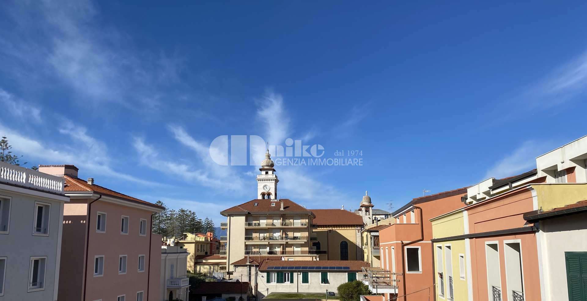 Appartamento in posizione centrale con vista mare