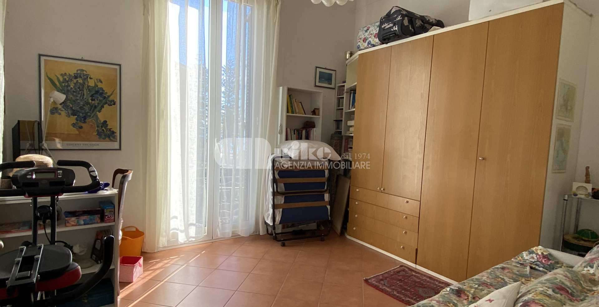 Appartamento in posizione centrale con vista mare