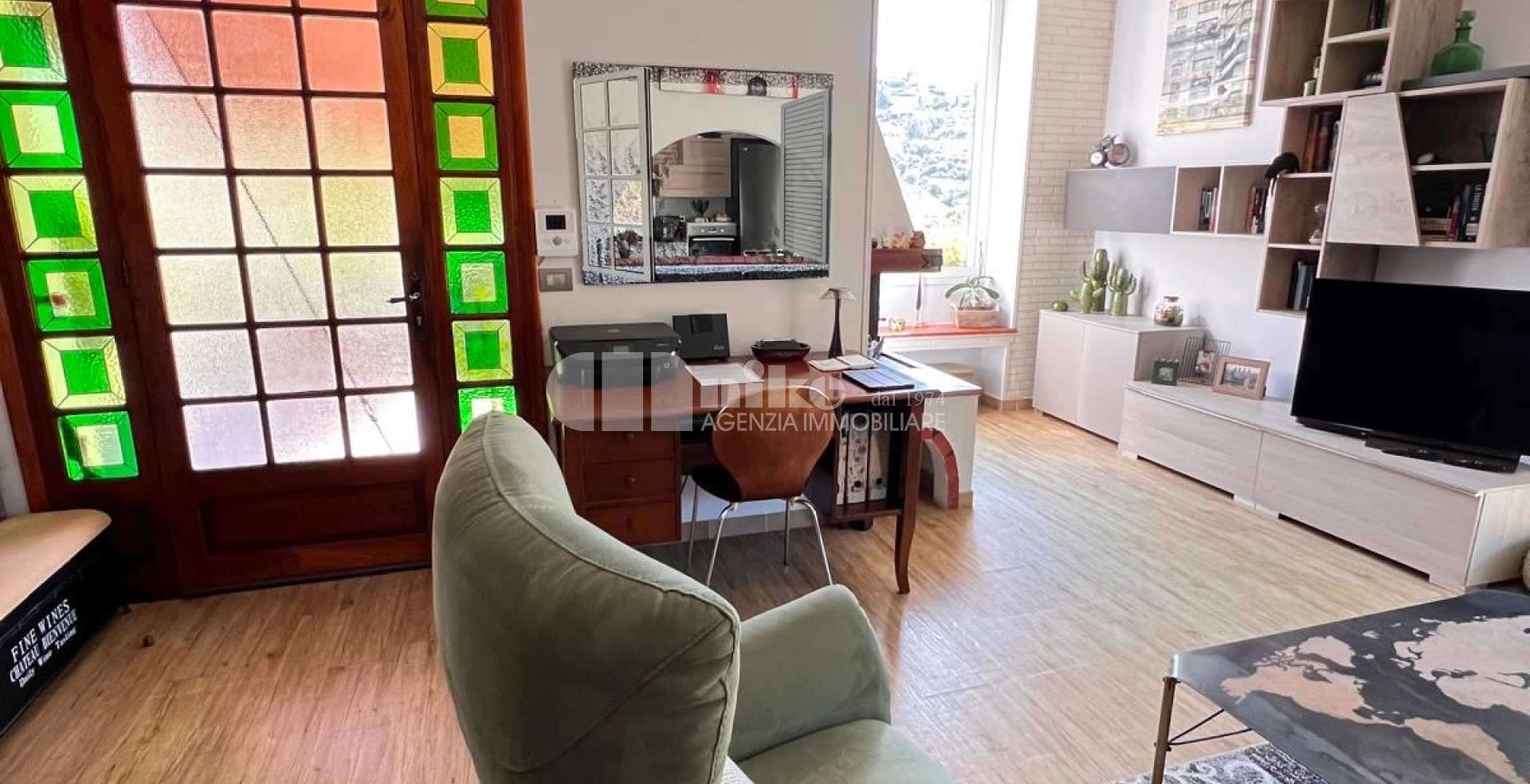 Villa in collina con vista mare