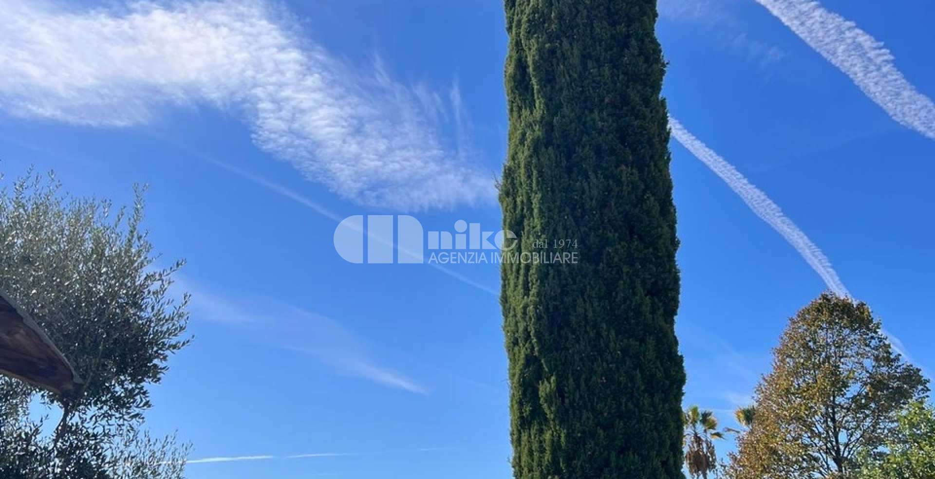 Villa in collina con vista mare