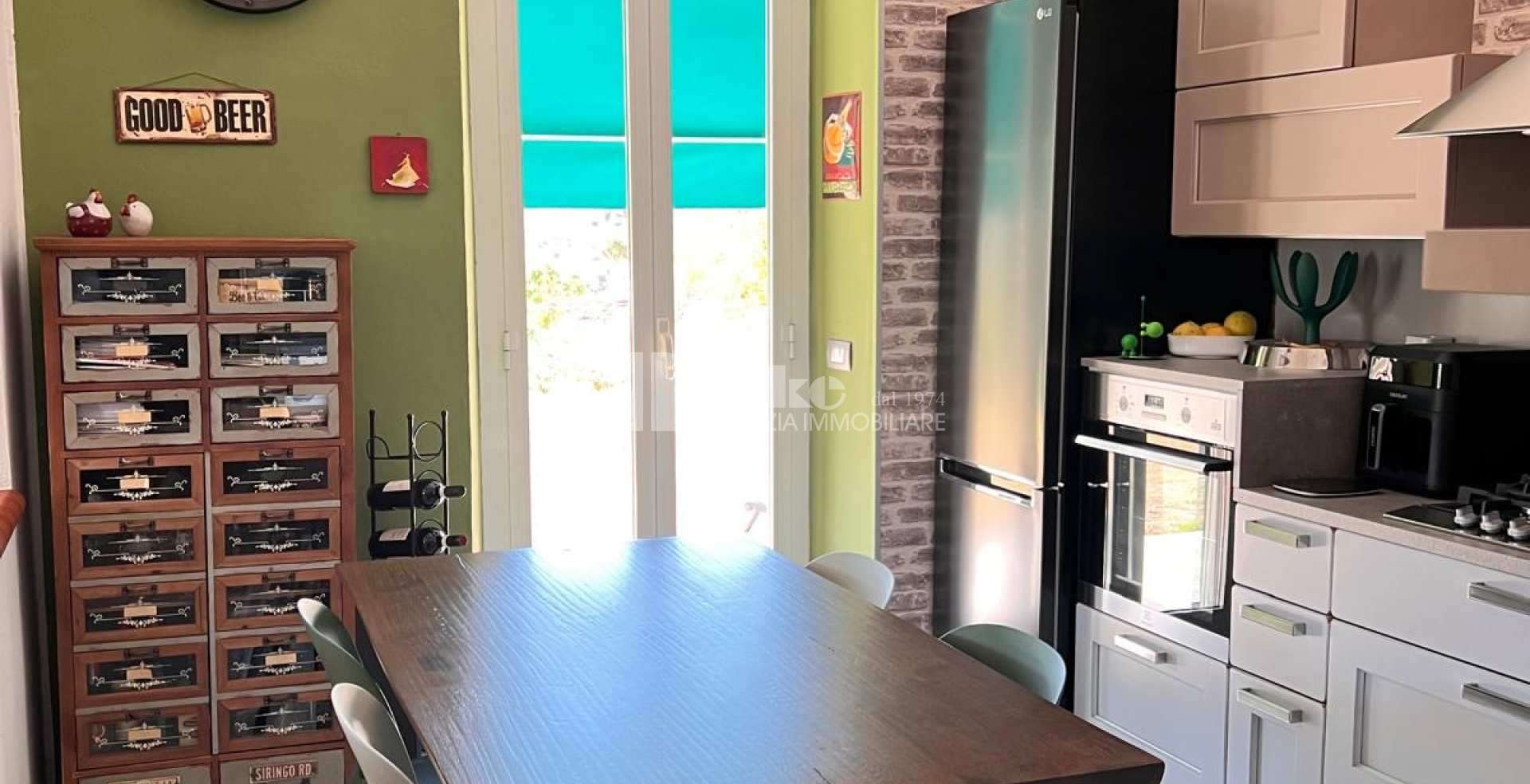 Villa in collina con vista mare