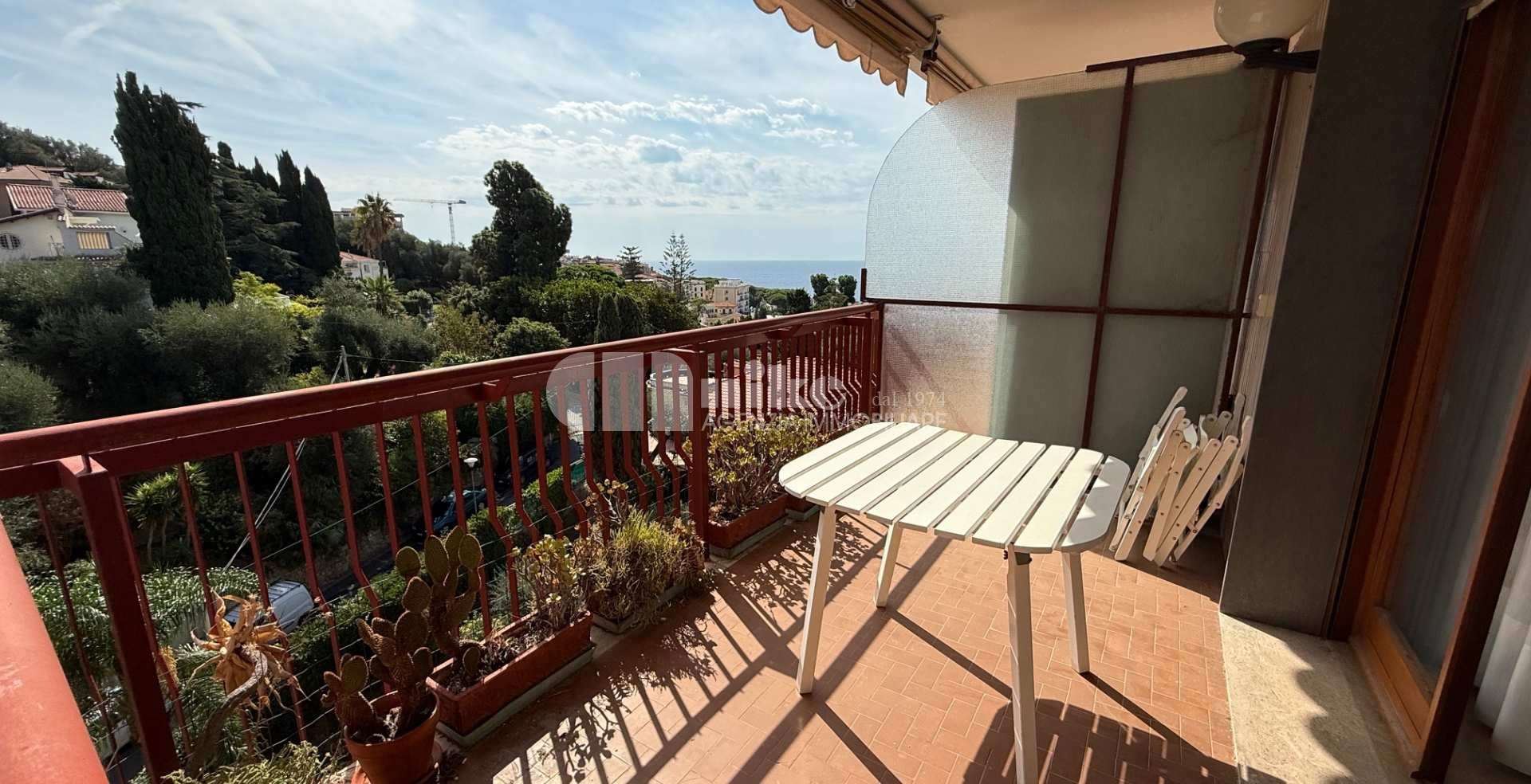 Quadrilocale vista mare con piscina condominiale