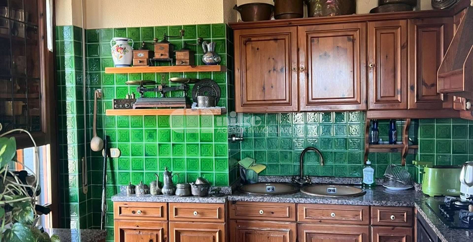 Appartamento collinare, terrazza vista mare e piscina condominiale