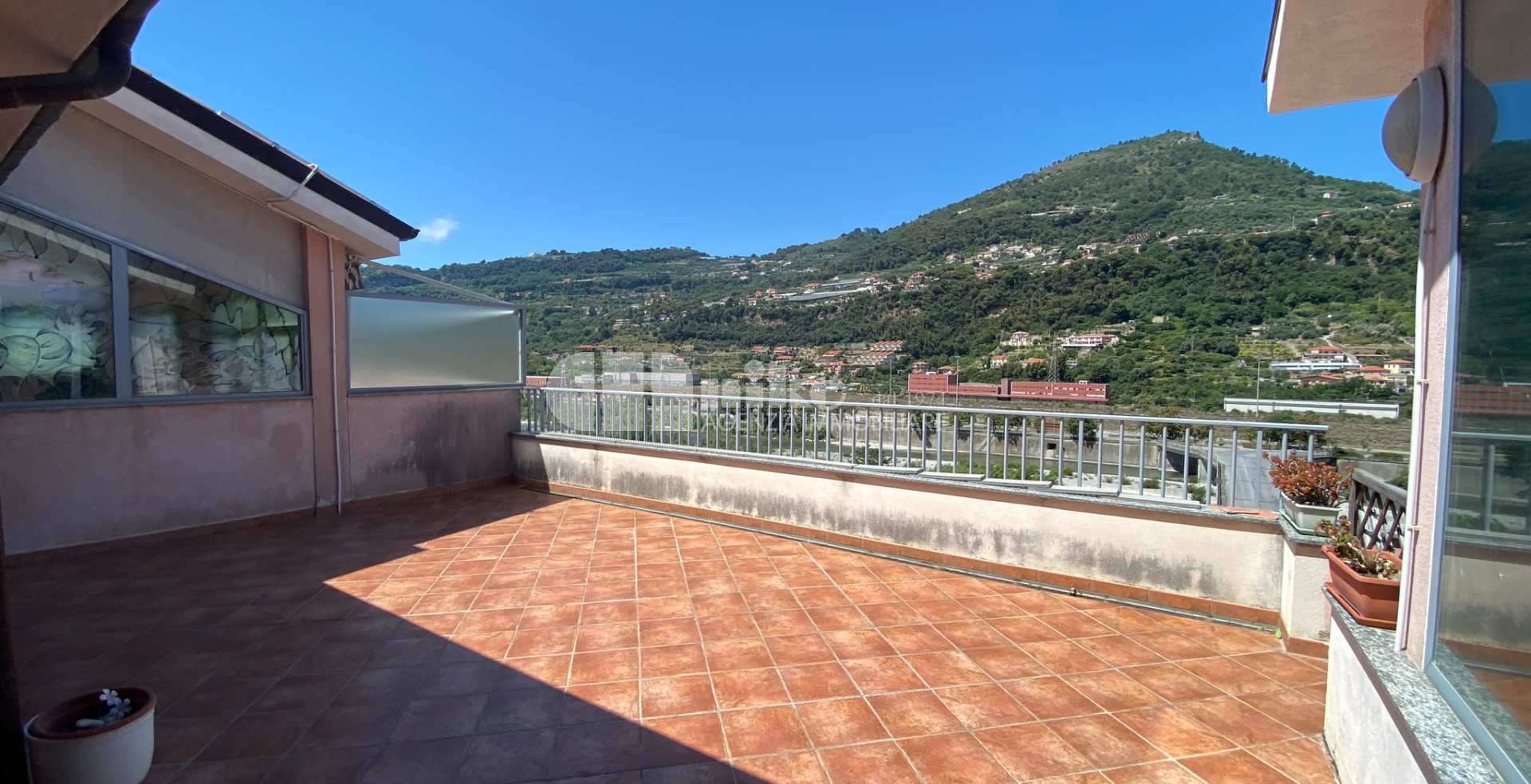 Casa con terrazza