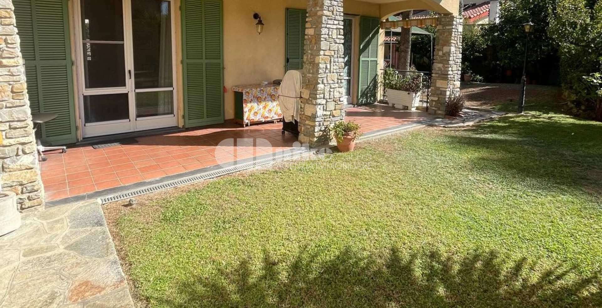 Trilocale con giardino