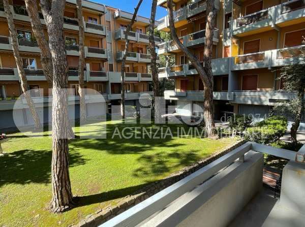 Bordighera, bilocale ultimo piano