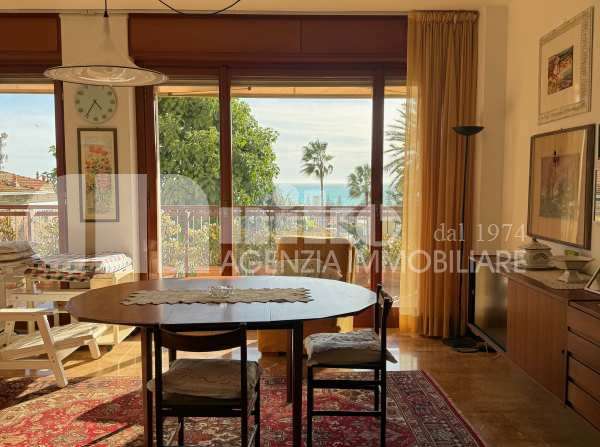 Trilocale vista mare