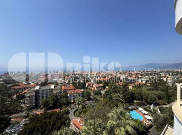 Appartamento con terrazza vista mare