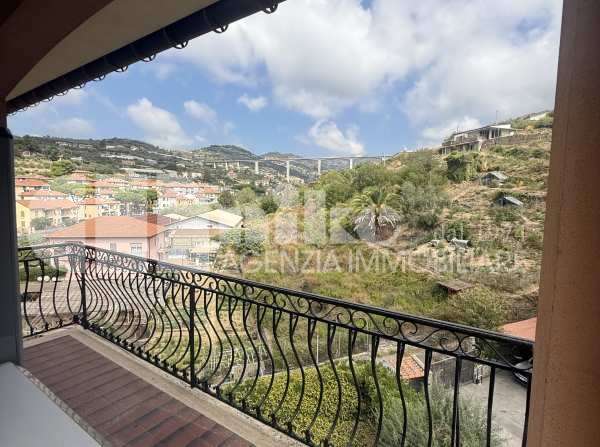 Bilocale immerso nel verde