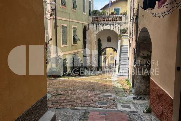 Appartamento con terrazza nel centro storico thumbnail