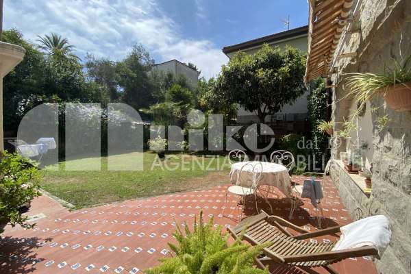 Appartamento in Villa  thumbnail