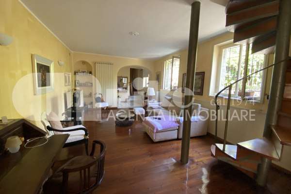 Appartamento in Villa  thumbnail