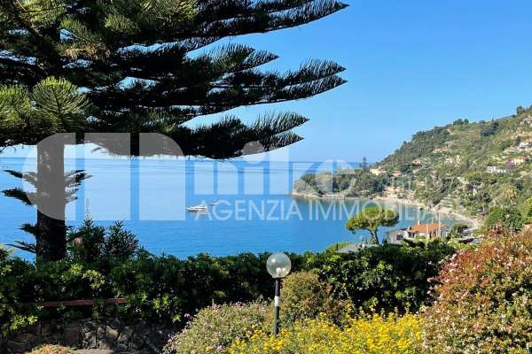 Appartamento con terrazza vista mare e giardino thumbnail