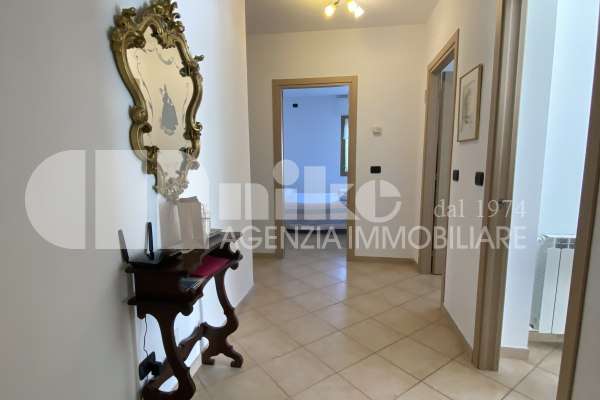 Trilocale con cantina e garage thumbnail