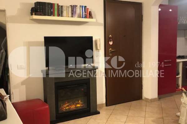 Appartamento ristrutturato nel centro storico thumbnail