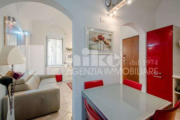 Appartamento ristrutturato nel centro storico thumbnail