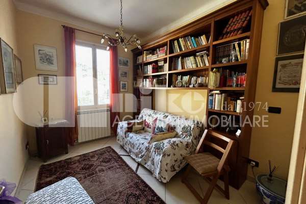 Villa in posizione centrale thumbnail