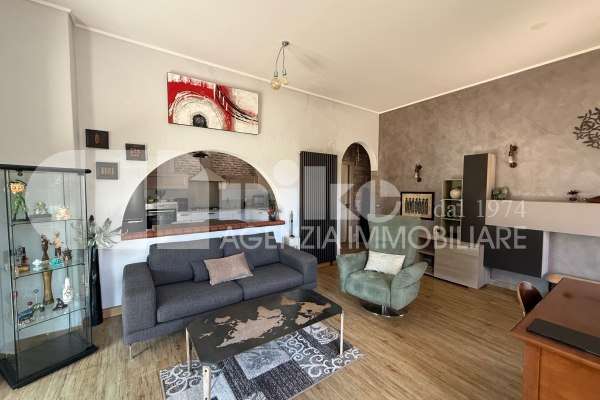 Villa in collina con vista mare thumbnail