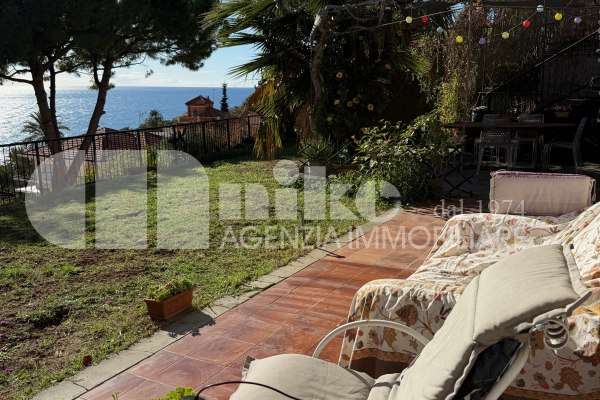 Trilocale con giardino vista mare thumbnail