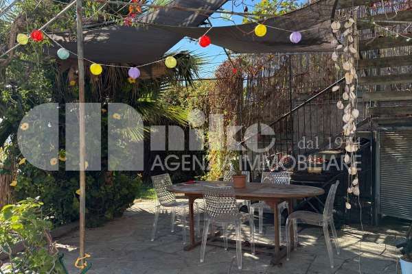 Trilocale con giardino vista mare thumbnail