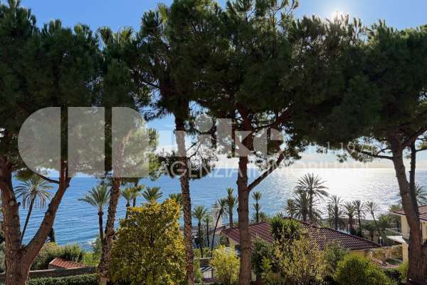 Trilocale con giardino vista mare thumbnail