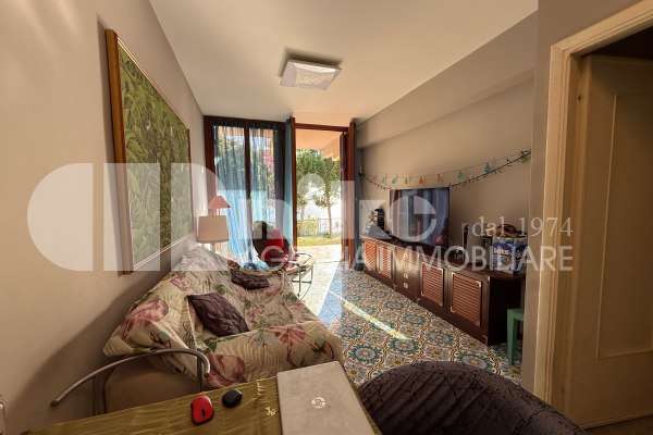 Trilocale con giardino vista mare thumbnail