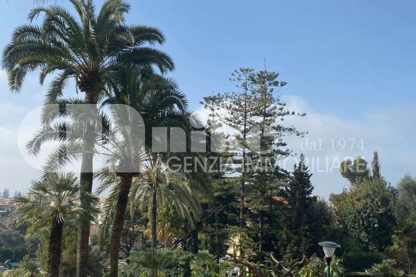 Bilocale con vista mare thumbnail