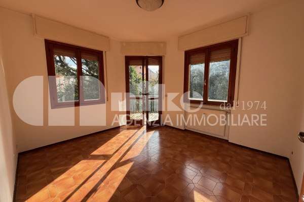 Trilocale in posizione centrale thumbnail