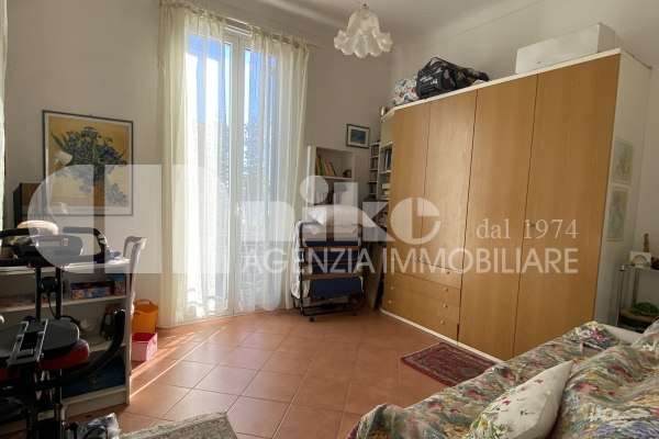 Appartamento in posizione centrale con vista mare thumbnail