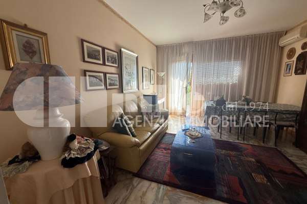 Trilocale con terrazzo thumbnail