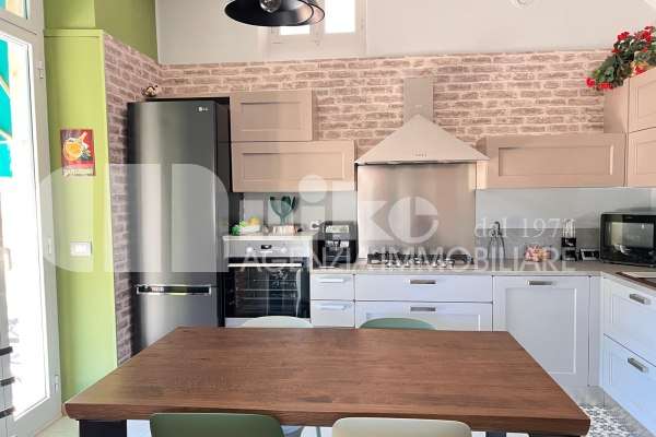 Villa in collina con vista mare thumbnail