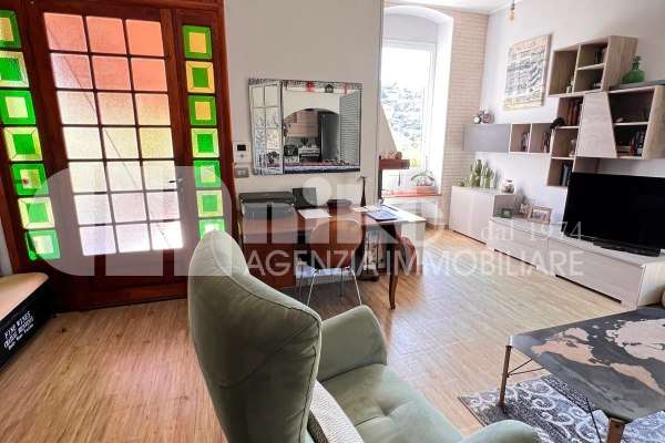 Villa in collina con vista mare thumbnail