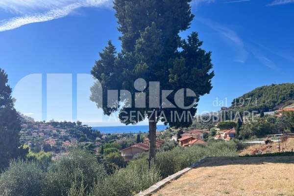 Villa in collina con vista mare thumbnail