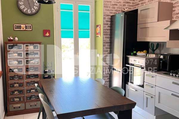 Villa in collina con vista mare thumbnail