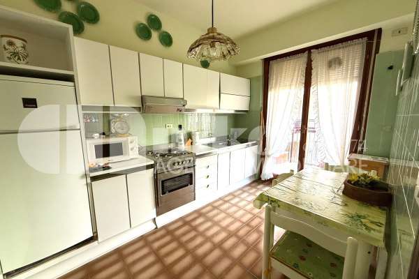 Quadrilocale vista mare con piscina condominiale thumbnail