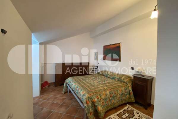 Casa con terrazza thumbnail