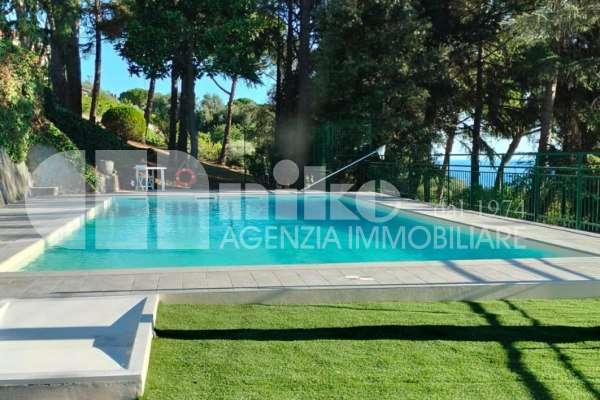 Appartamento collinare, terrazza vista mare e piscina condominiale thumbnail