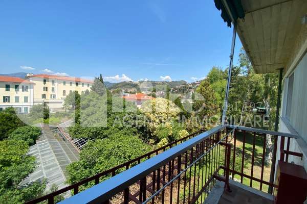 Trilocale con garage thumbnail