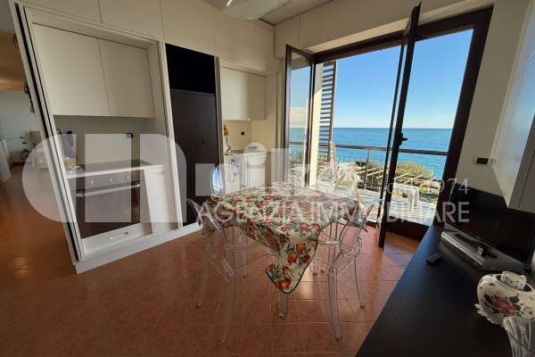 appartamento con  vista mare  thumbnail